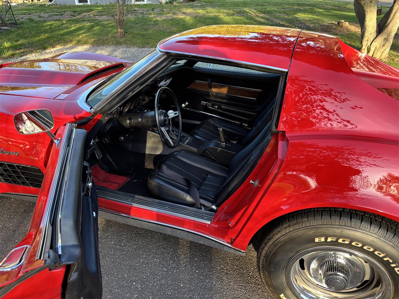 Chevrolet-Corvette-stingray-1971-Red-Black-11