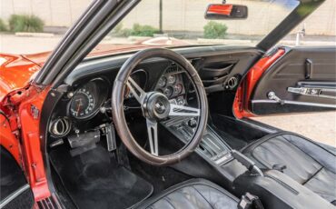 Chevrolet-Corvette-stingray-1971-Red-Black-13