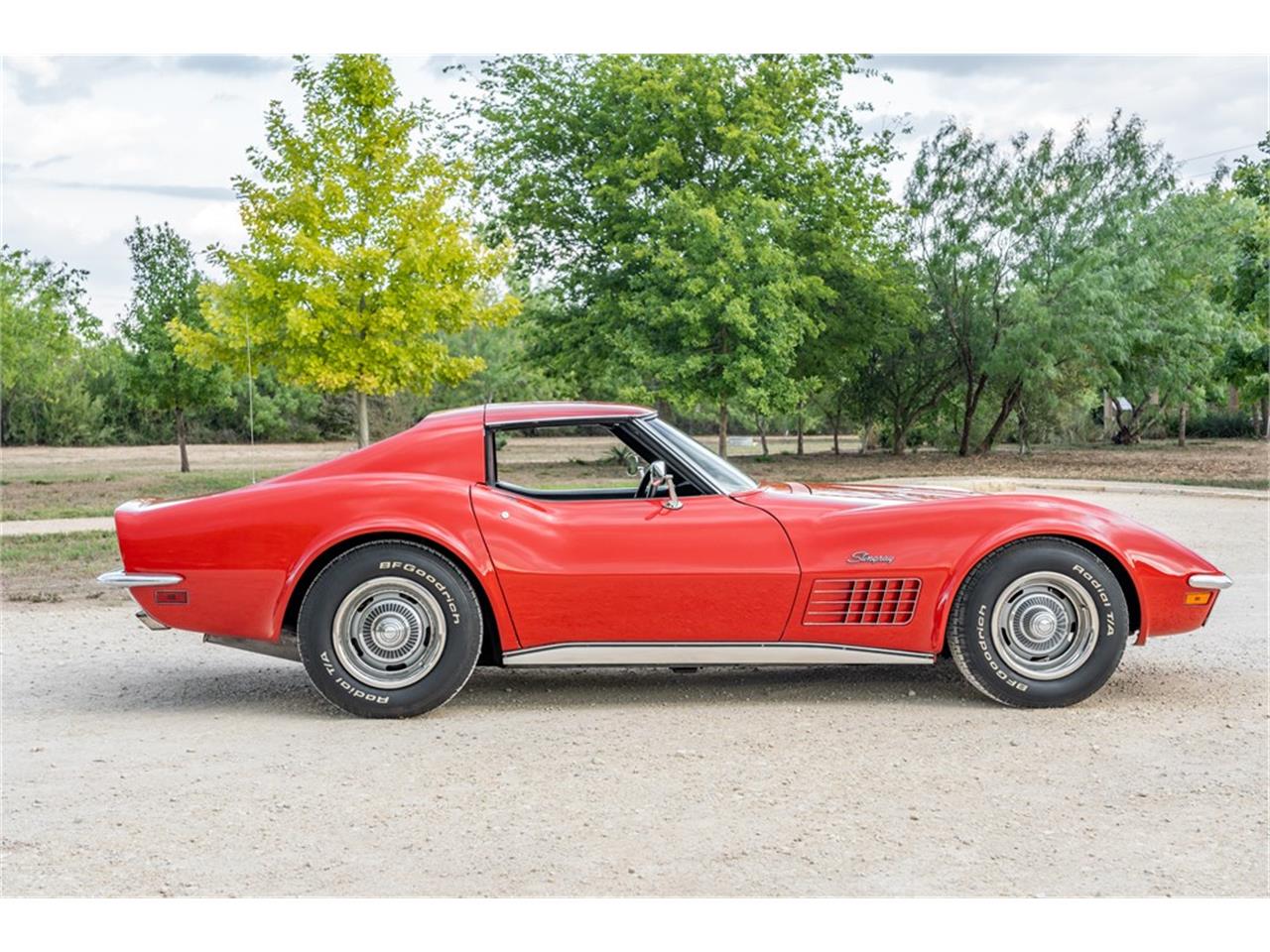 Chevrolet-Corvette-stingray-1971-Red-Black-6