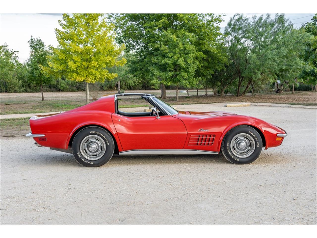 Chevrolet-Corvette-stingray-1971-Red-Black-7