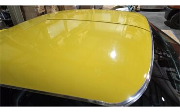 Chevrolet-Corvette-stingray-1971-Sunflower-Yellow-Black-22