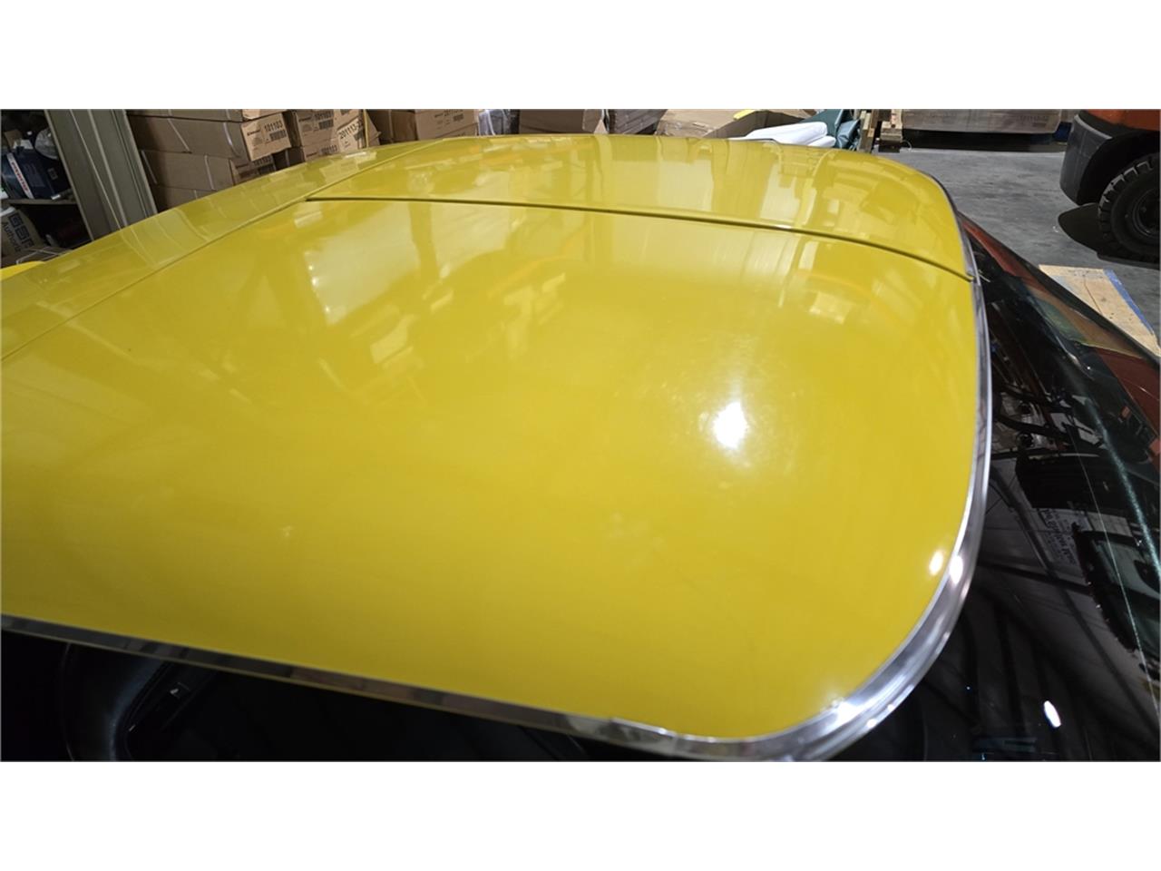 Chevrolet-Corvette-stingray-1971-Sunflower-Yellow-Black-22