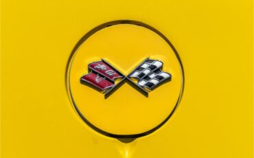 Chevrolet-Corvette-stingray-1971-Sunflower-Yellow-Black-24