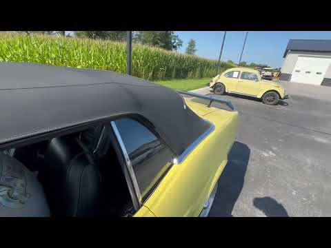 Chevrolet-Corvette-stingray-1971-Sunflower-Yellow-Black-26