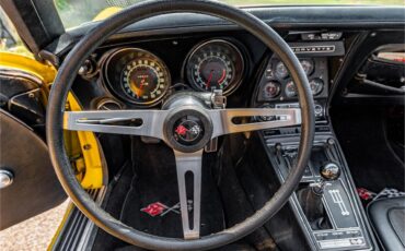 Chevrolet-Corvette-stingray-1971-Sunflower-Yellow-Black-29
