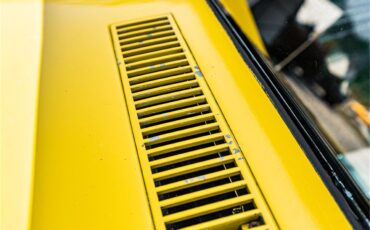 Chevrolet-Corvette-stingray-1971-Sunflower-Yellow-Black-34