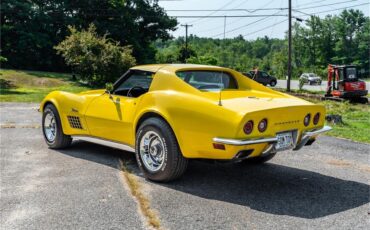 Chevrolet-Corvette-stingray-1971-Sunflower-Yellow-Black-4