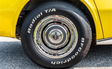 Chevrolet-Corvette-stingray-1971-Sunflower-Yellow-Black-42