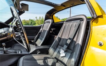Chevrolet-Corvette-stingray-1971-Sunflower-Yellow-Black-44
