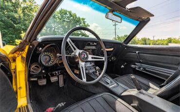 Chevrolet-Corvette-stingray-1971-Sunflower-Yellow-Black-45