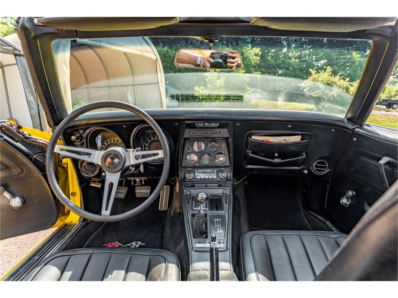 Chevrolet-Corvette-stingray-1971-Sunflower-Yellow-Black-46