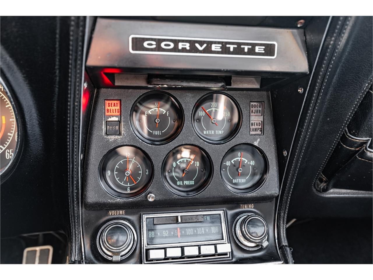 Chevrolet-Corvette-stingray-1971-Sunflower-Yellow-Black-51