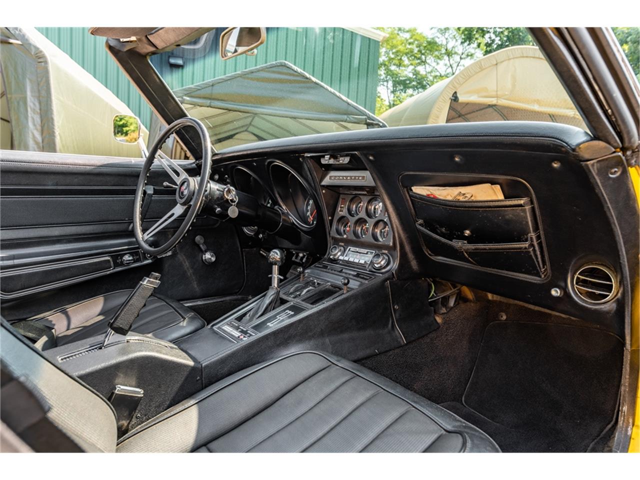 Chevrolet-Corvette-stingray-1971-Sunflower-Yellow-Black-54