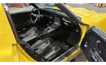 Chevrolet-Corvette-stingray-1971-Sunflower-Yellow-Black-55
