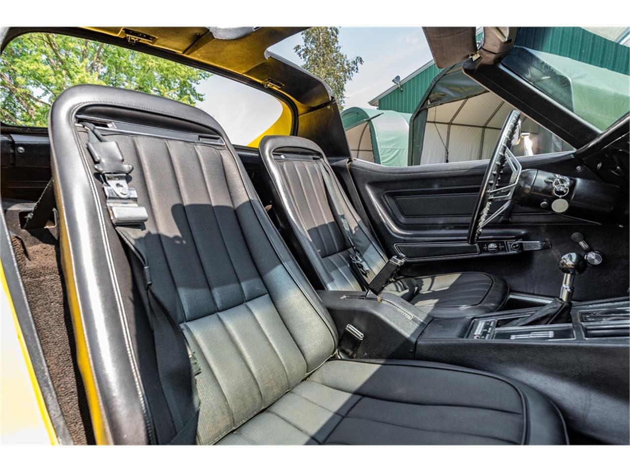 Chevrolet-Corvette-stingray-1971-Sunflower-Yellow-Black-56