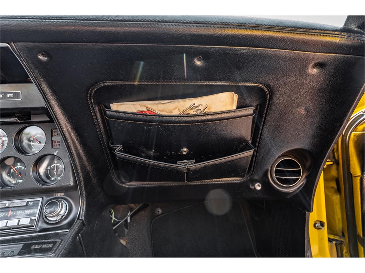 Chevrolet-Corvette-stingray-1971-Sunflower-Yellow-Black-60