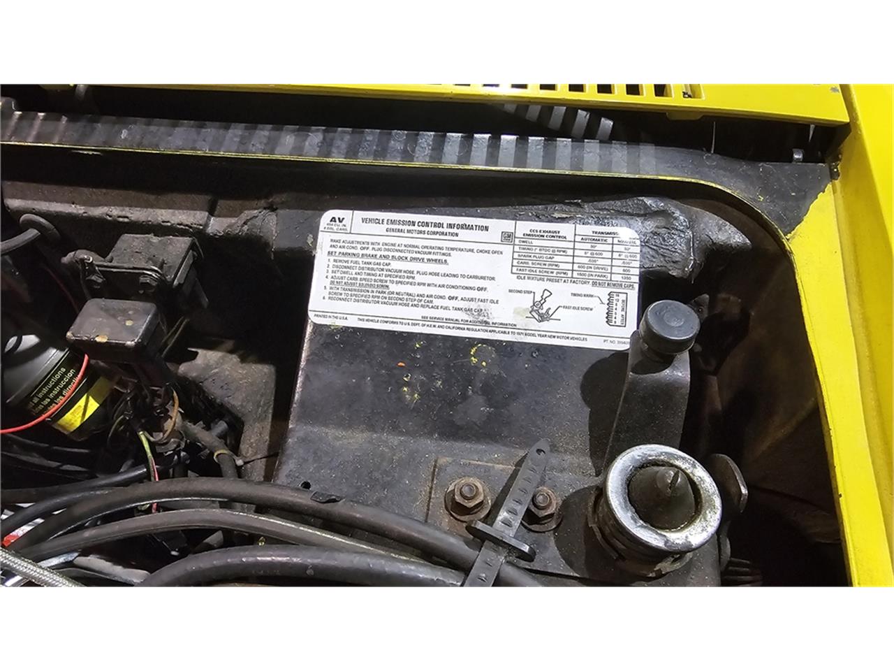 Chevrolet-Corvette-stingray-1971-Sunflower-Yellow-Black-76