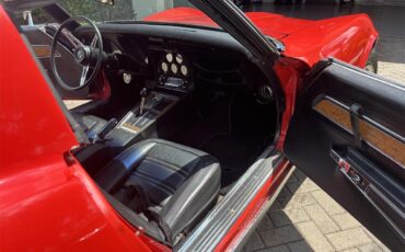 Chevrolet-Corvette-stingray-1972-Mille-Miglia-Red-Black-with-wood-trim-11