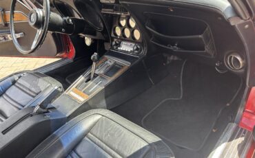 Chevrolet-Corvette-stingray-1972-Mille-Miglia-Red-Black-with-wood-trim-12