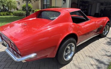 Chevrolet-Corvette-stingray-1972-Mille-Miglia-Red-Black-with-wood-trim-5