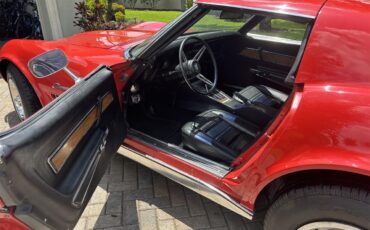Chevrolet-Corvette-stingray-1972-Mille-Miglia-Red-Black-with-wood-trim-8