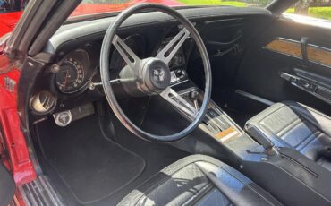 Chevrolet-Corvette-stingray-1972-Mille-Miglia-Red-Black-with-wood-trim-9