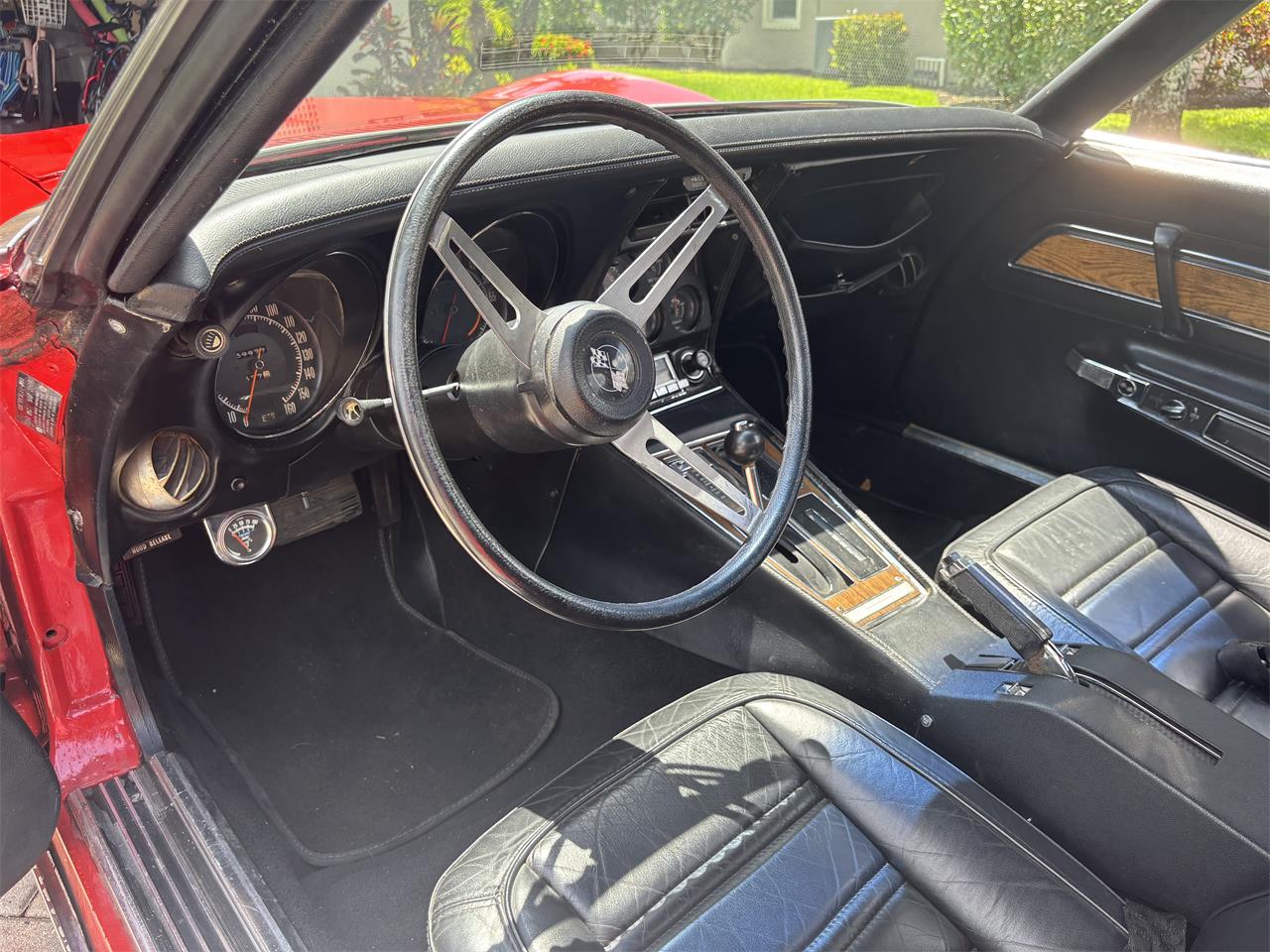 Chevrolet-Corvette-stingray-1972-Mille-Miglia-Red-Black-with-wood-trim-9