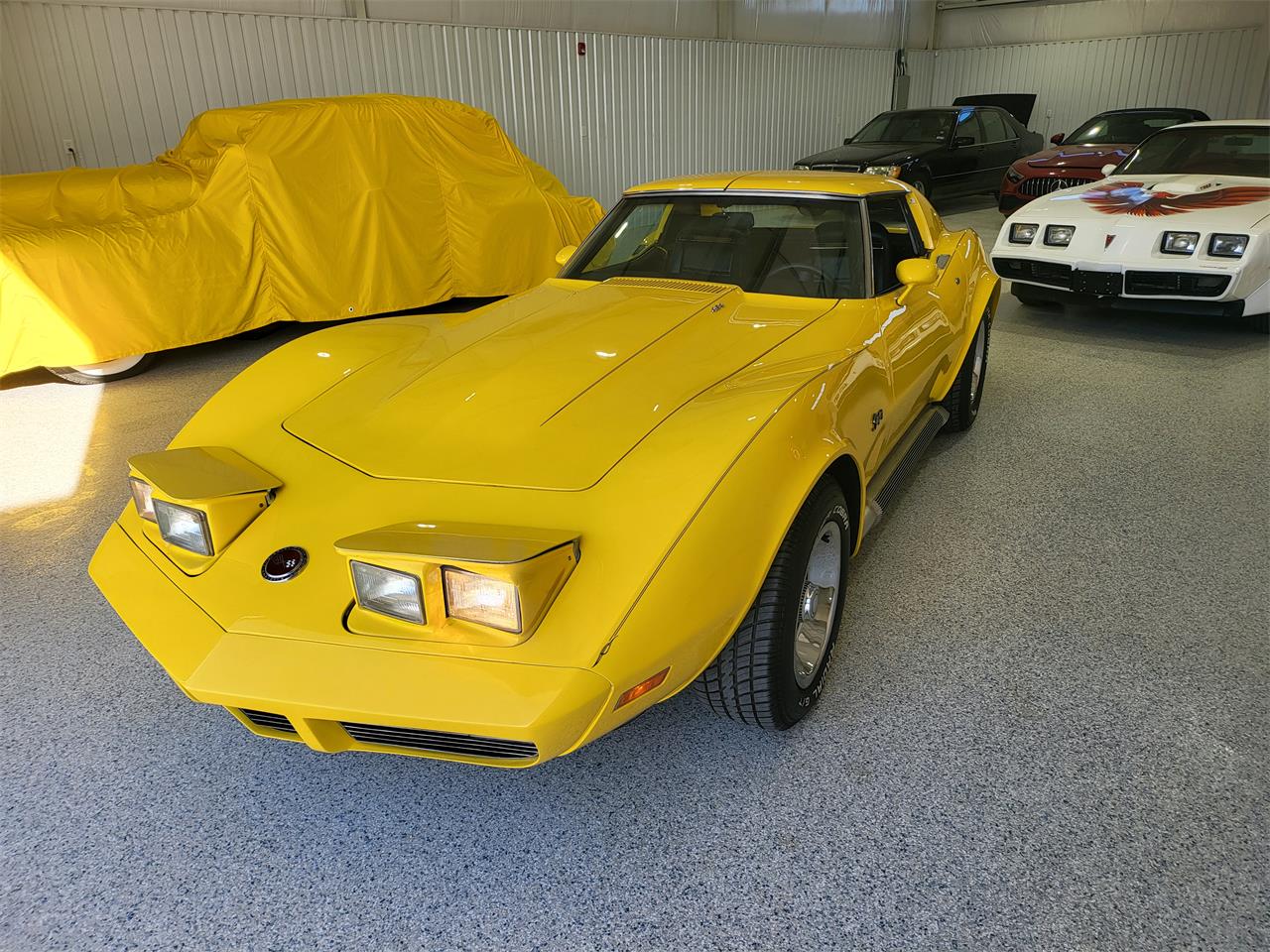 Chevrolet-Corvette-stingray-1973-Yellow-Black-1