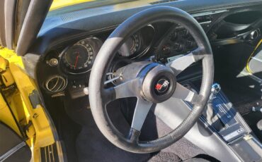 Chevrolet-Corvette-stingray-1973-Yellow-Black-14