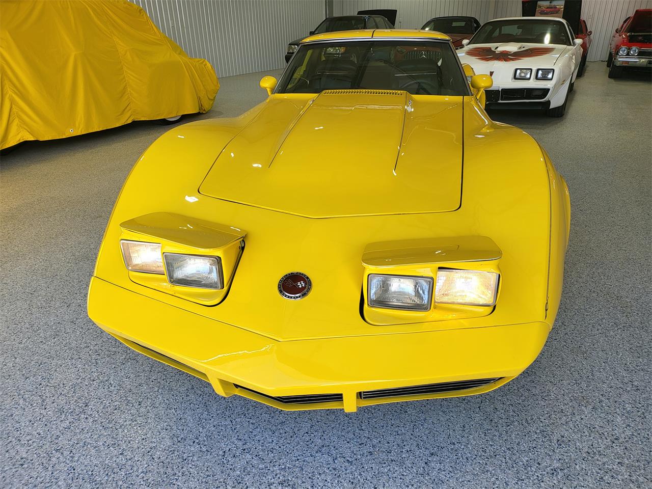 Chevrolet-Corvette-stingray-1973-Yellow-Black-2