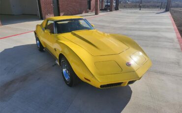 Chevrolet-Corvette-stingray-1973-Yellow-Black-3