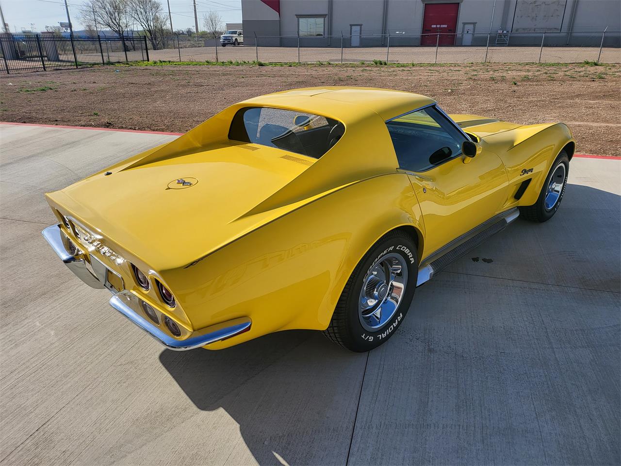 Chevrolet-Corvette-stingray-1973-Yellow-Black-4