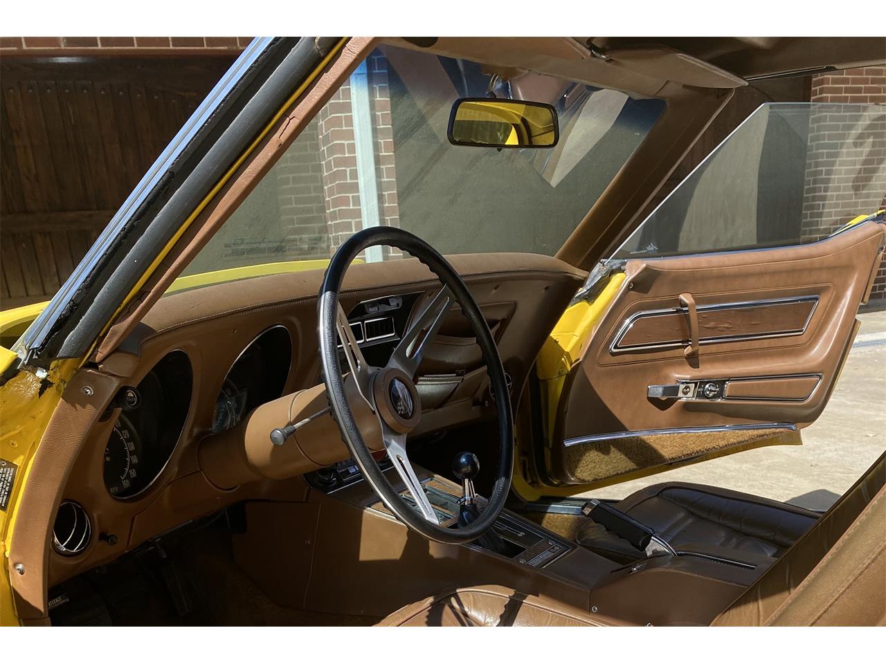 Chevrolet-Corvette-stingray-1973-Yellow-Dark-Saddle-Leather-13