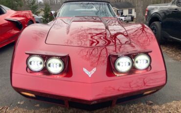 Chevrolet-Corvette-stingray-1974-Candy-Apple-Red-Black-2