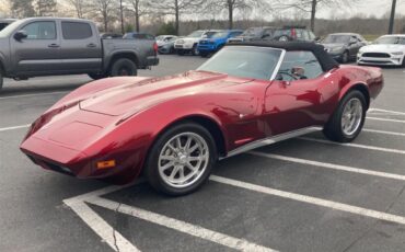 Chevrolet-Corvette-stingray-1974-Candy-Apple-Red-Black