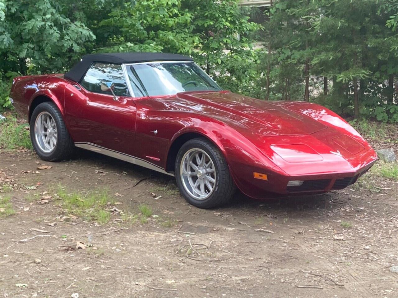 Chevrolet-Corvette-stingray-1974-Candy-Apple-Red-Black-6
