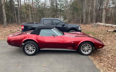 Chevrolet-Corvette-stingray-1974-Candy-Apple-Red-Black-7