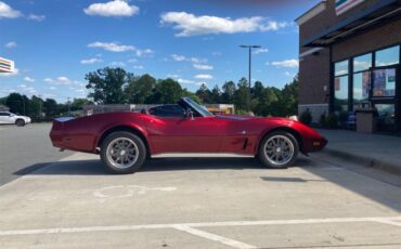 Chevrolet-Corvette-stingray-1974-Candy-Apple-Red-Black-8
