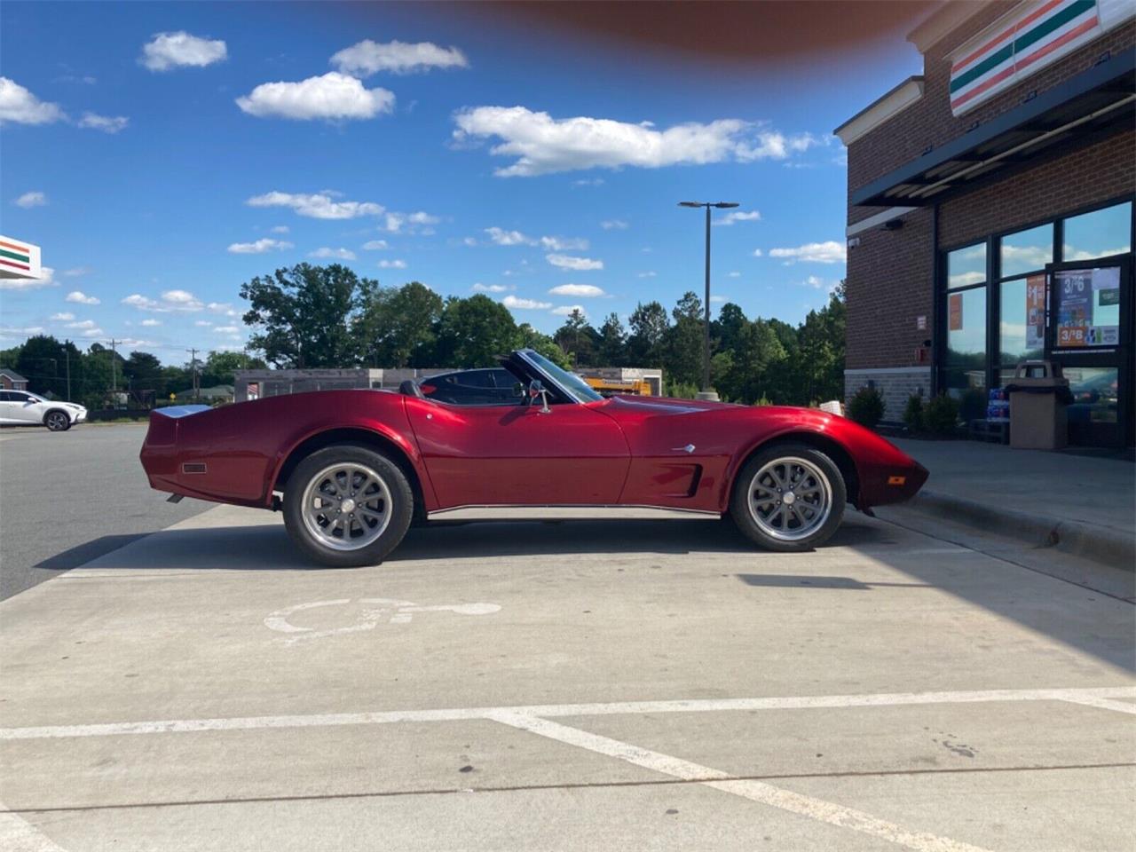 Chevrolet-Corvette-stingray-1974-Candy-Apple-Red-Black-8