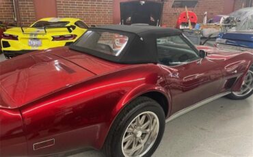 Chevrolet-Corvette-stingray-1974-Candy-Apple-Red-Black-9
