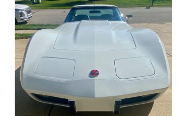 Chevrolet-Corvette-stingray-1975-Classic-White-Silver-1