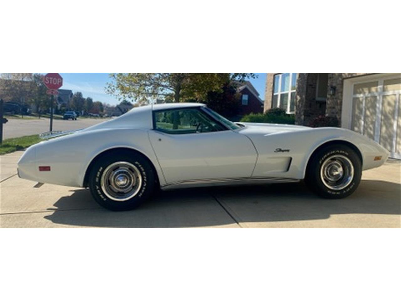 Chevrolet-Corvette-stingray-1975-Classic-White-Silver-12