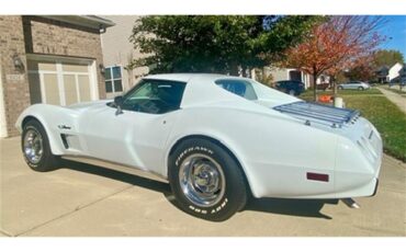 Chevrolet-Corvette-stingray-1975-Classic-White-Silver-17