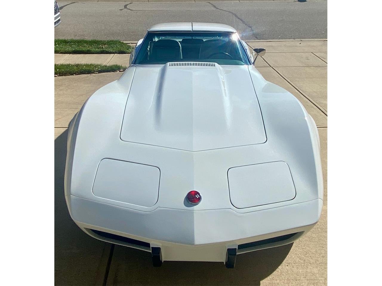 Chevrolet-Corvette-stingray-1975-Classic-White-Silver-2