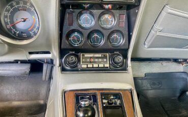 Chevrolet-Corvette-stingray-1975-Classic-White-Silver-27