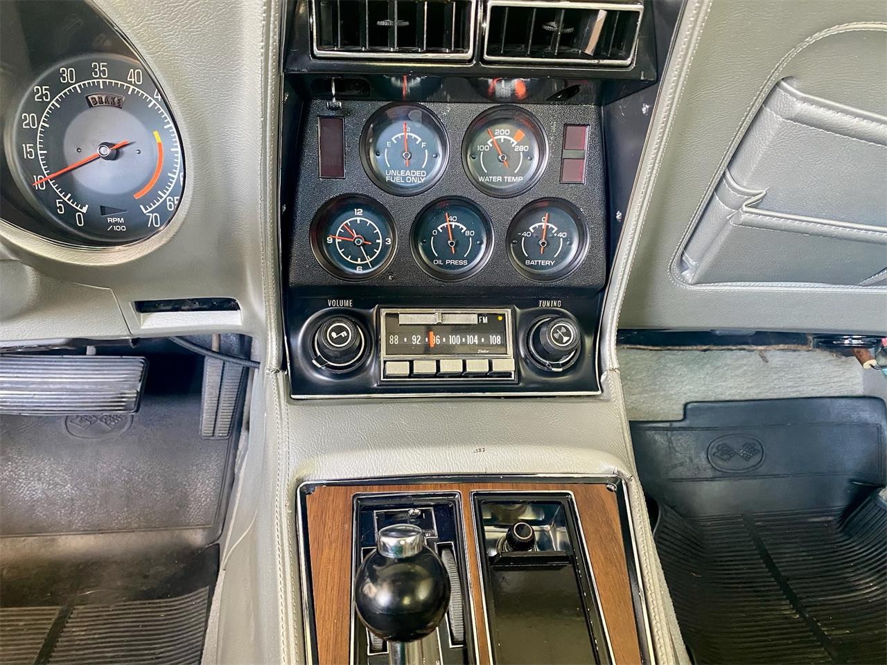 Chevrolet-Corvette-stingray-1975-Classic-White-Silver-27