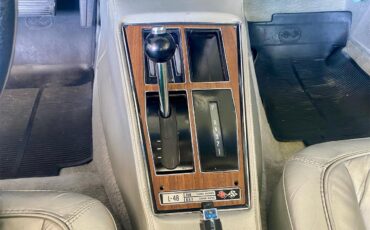 Chevrolet-Corvette-stingray-1975-Classic-White-Silver-28