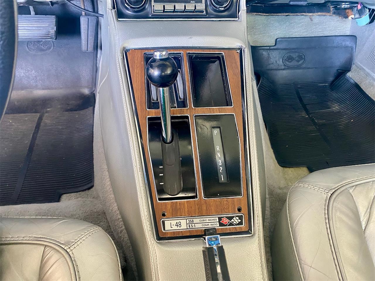 Chevrolet-Corvette-stingray-1975-Classic-White-Silver-28