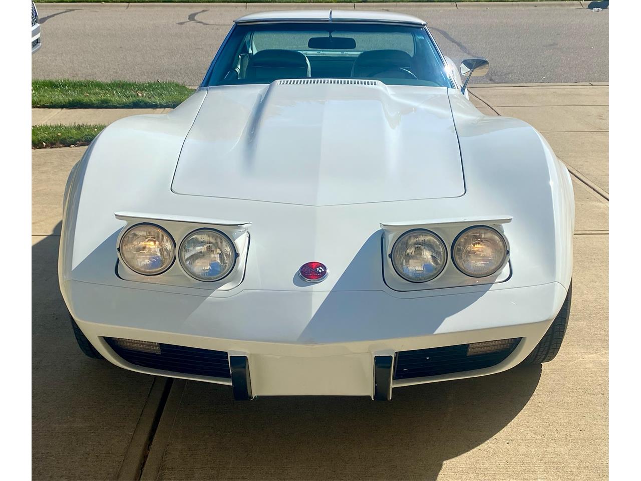 Chevrolet-Corvette-stingray-1975-Classic-White-Silver-30
