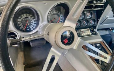 Chevrolet-Corvette-stingray-1975-Classic-White-Silver-31